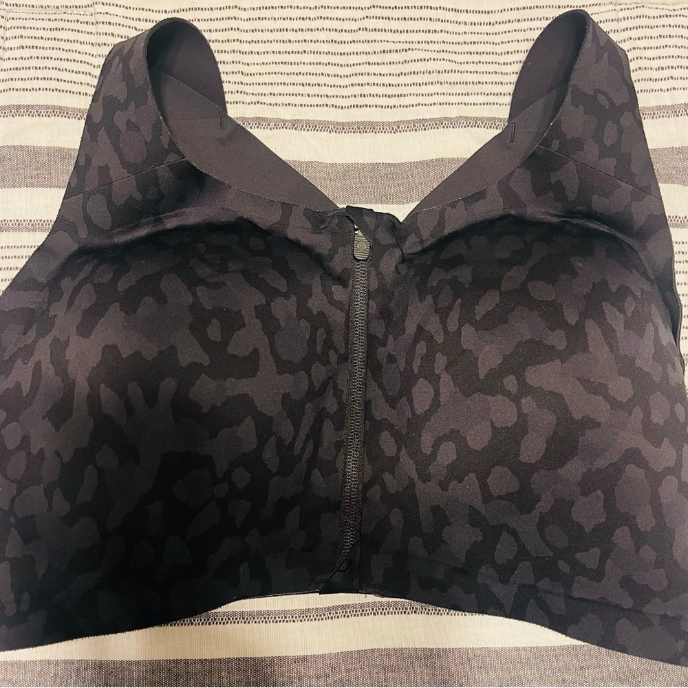 Lulu enlite sports bra